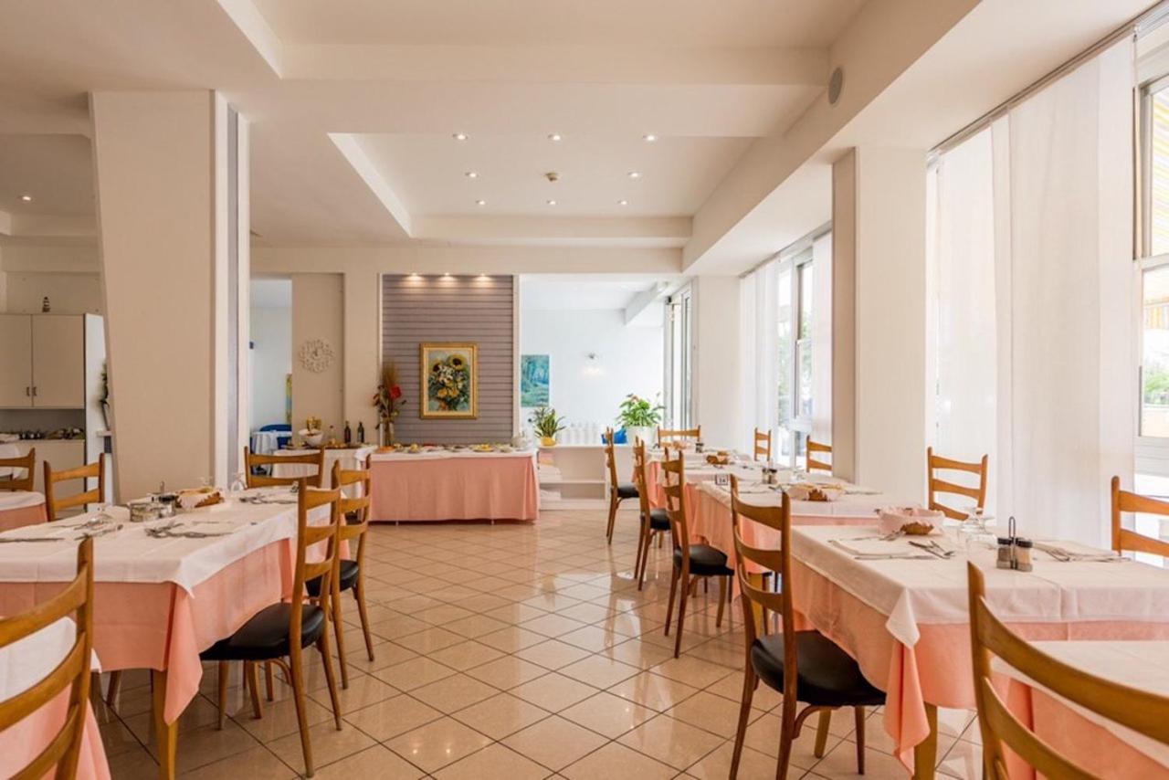 Hotel Alda チェルヴィア エクステリア 写真